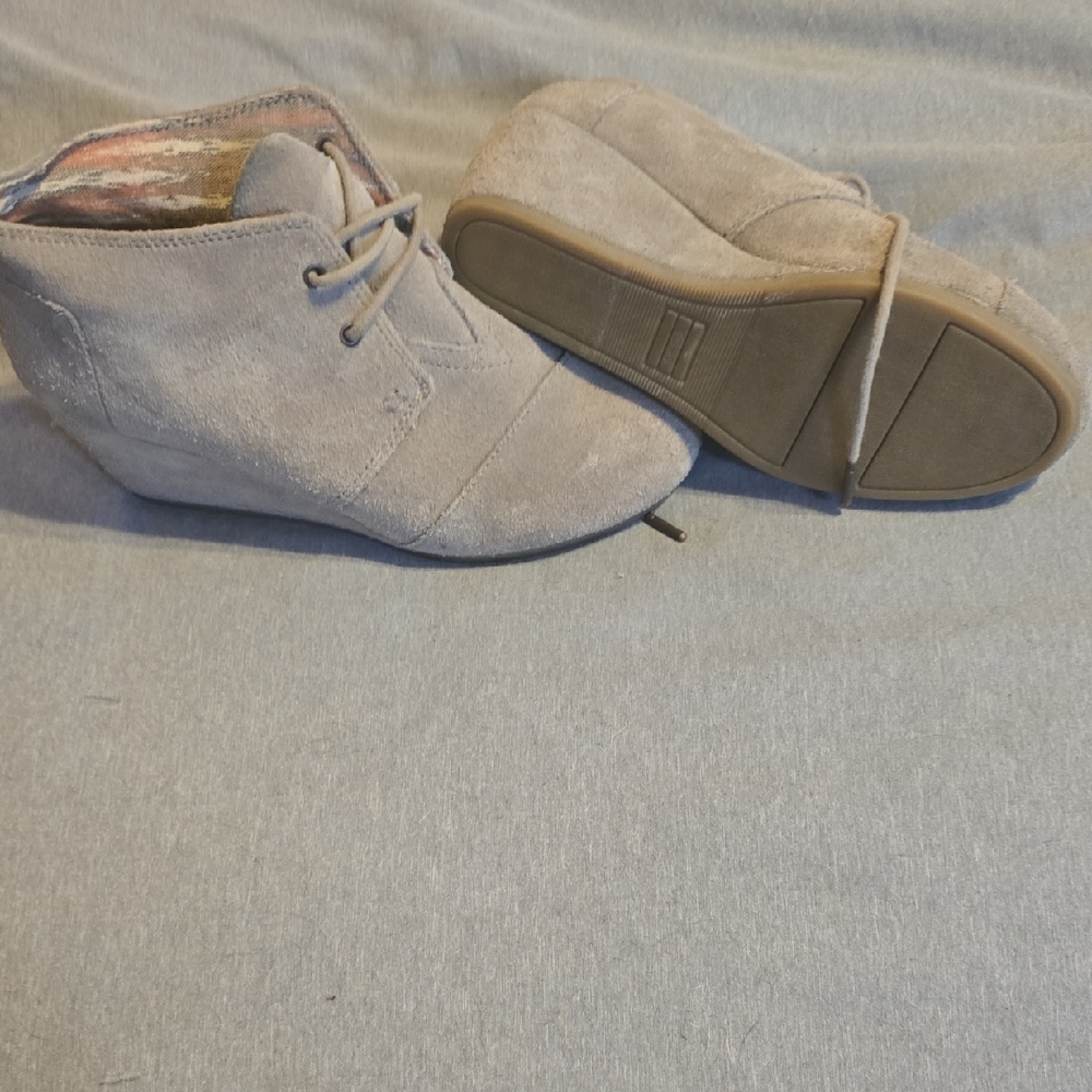 Gray Ankle Boots with Lace-Up Design and Wedge Heel